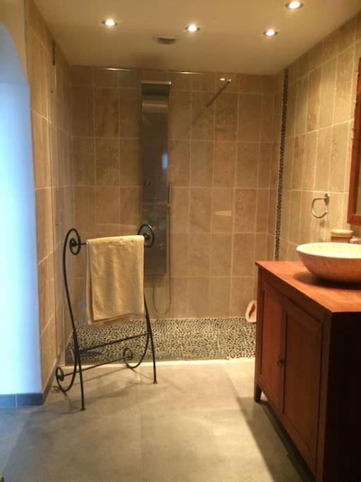 Appartement Sur La Colline Avec Acces Piscine Volx Extérieur photo